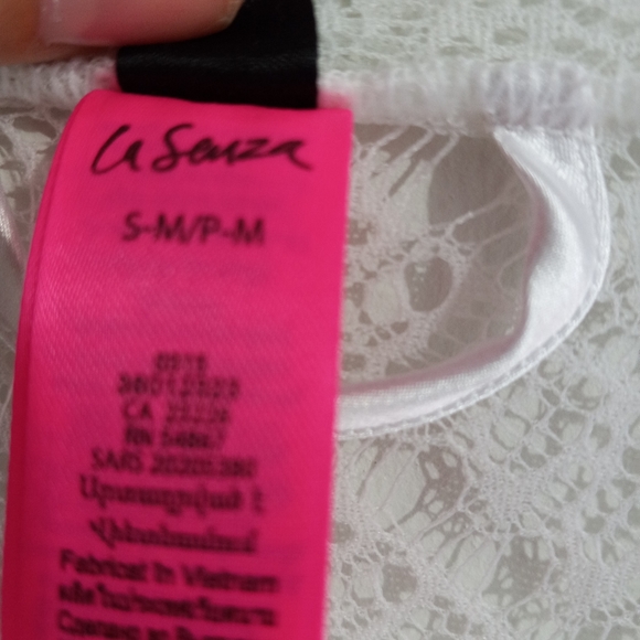 **SOLD**LA SENZA | lace kimono small/medium - Picture 5 of 5